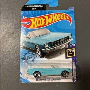 Hot Wheels '65 Ford Mustang Convertible